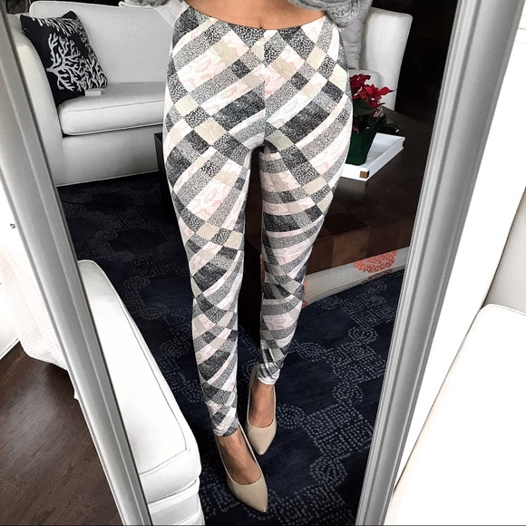 Selena Pants - High waist Checkered Leggings 🍧🍨